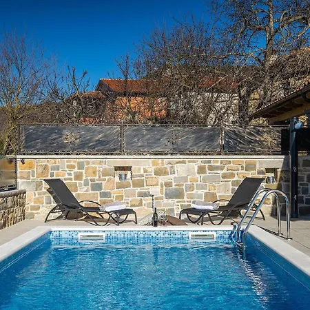 Дом отдыха Poji *